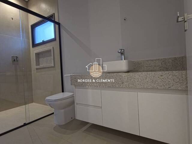 Casa para Venda em Atibaia - 2