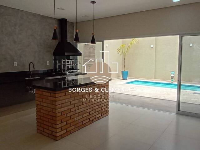 #20 - Casa para Venda em Atibaia - SP