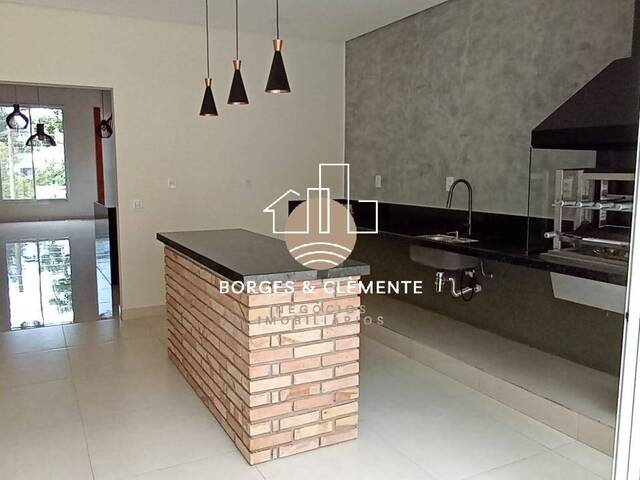 Casa para Venda em Atibaia - 5