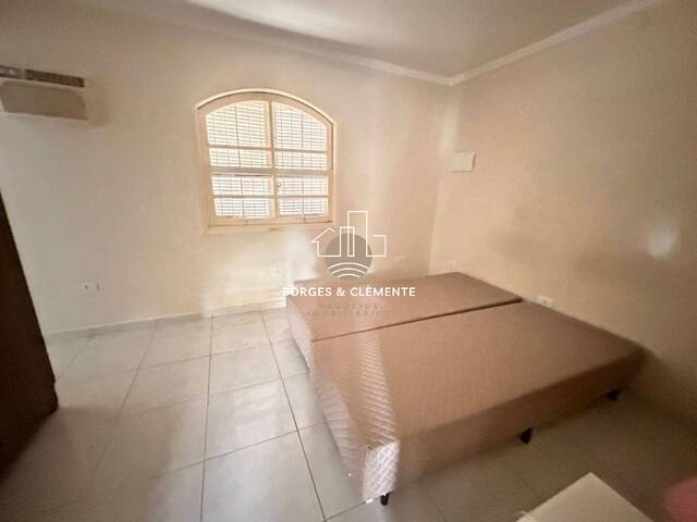 Casa para Venda em Atibaia - 4