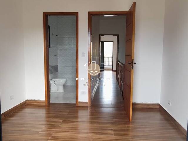 #25 - Casa para Venda em Atibaia - SP