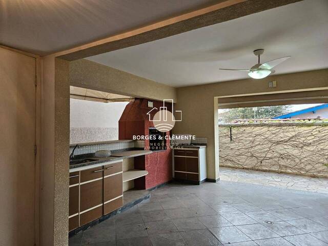 Casa para Venda em Atibaia - 5