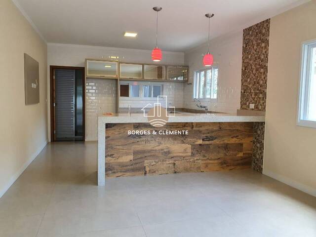 #69 - Casa para Venda em Atibaia - SP