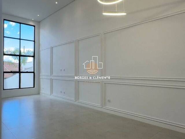 #70 - Casa para Venda em Atibaia - SP