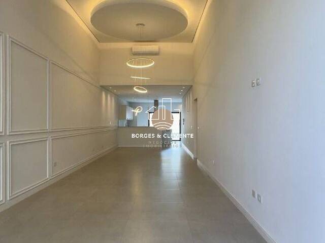 #70 - Casa para Venda em Atibaia - SP