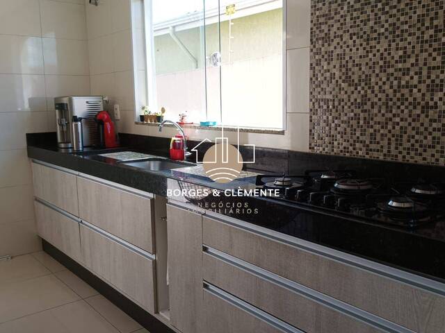 Venda em Jardim das Palmeiras - Atibaia