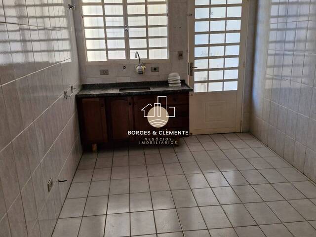 Casa para Venda em Atibaia - 5