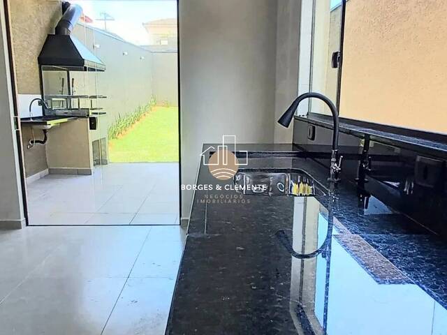 Casa para Venda em Atibaia - 4