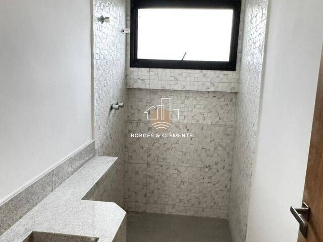 Casa para Venda em Atibaia - 4