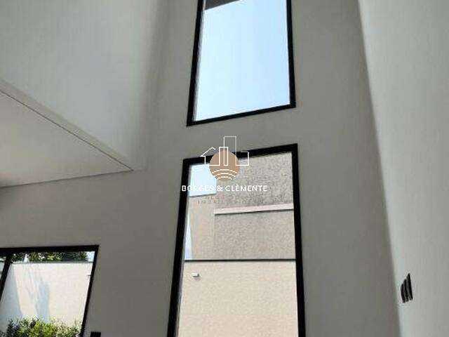 Casa para Venda em Atibaia - 3