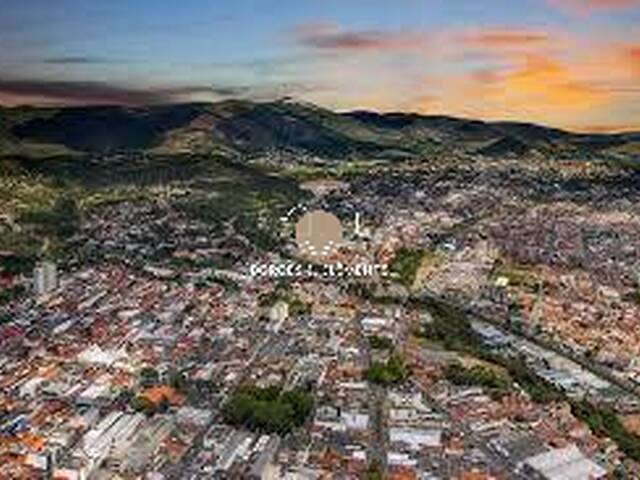 Casa para Venda em Atibaia - 5