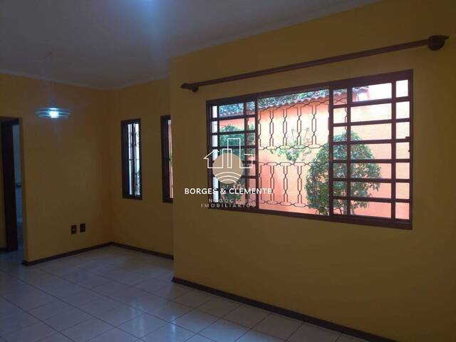 Casa para Venda em Atibaia - 2