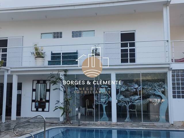 Venda em Jardim Pacaembu - Atibaia