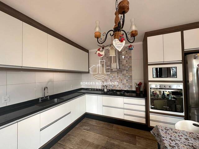 Casa para Venda em Atibaia - 3