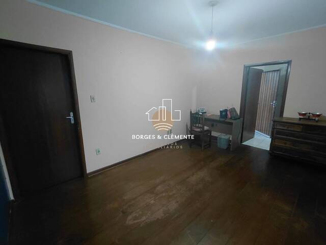 Casa para Venda em Atibaia - 5