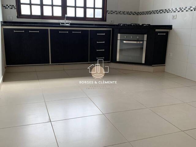 Locação em Jardim das Cerejeiras - Atibaia