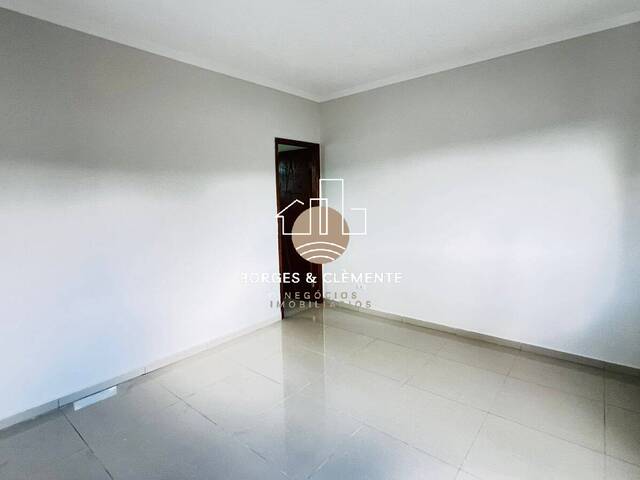 Casa para Venda em Atibaia - 3