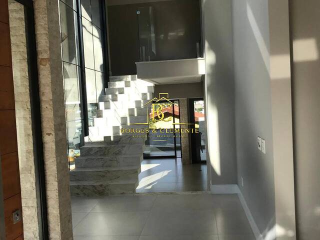 Casa para Venda em Atibaia - 3