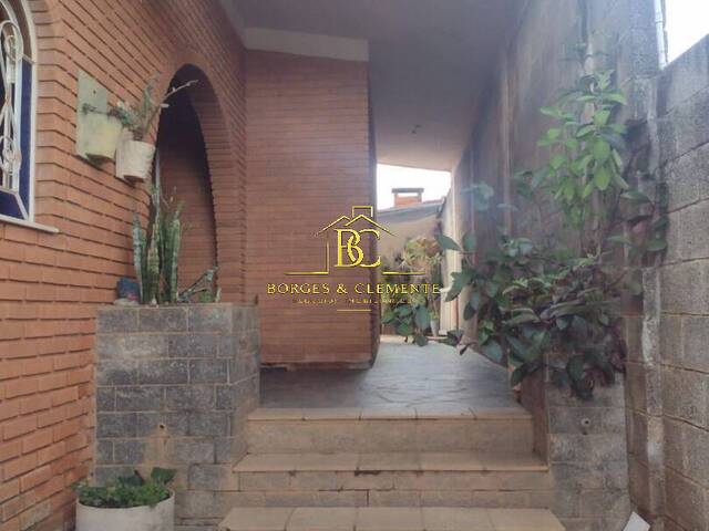 Casa para Venda em Atibaia - 2