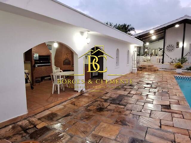 Casa para Venda em Atibaia - 2
