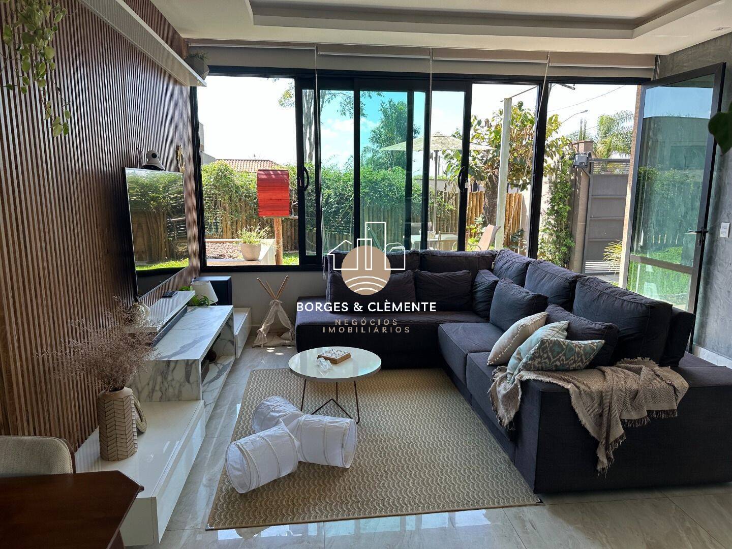 Casa, 3 quartos, 374 m² - Foto 1