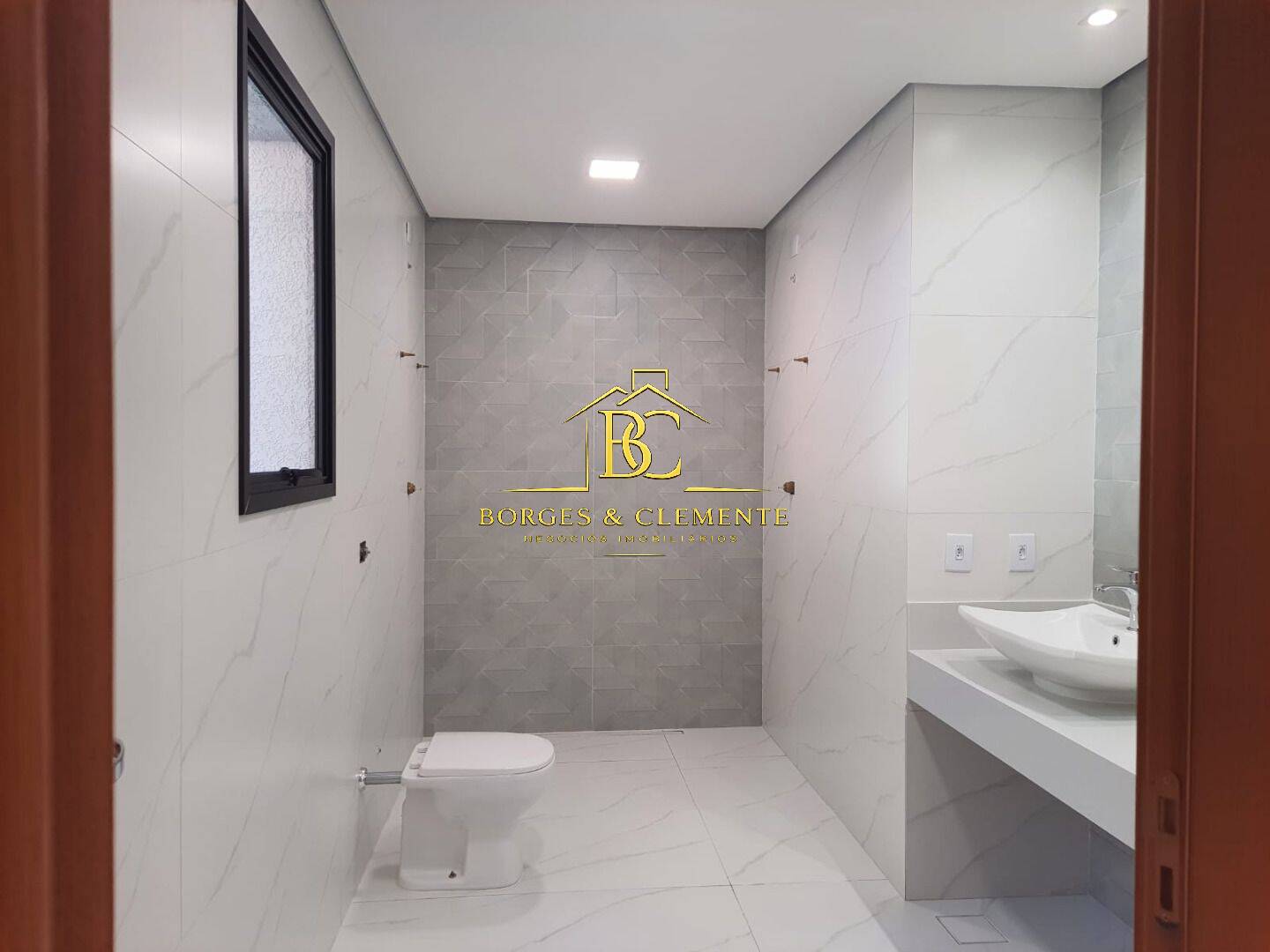 Casa, 3 quartos, 296 m² - Foto 2