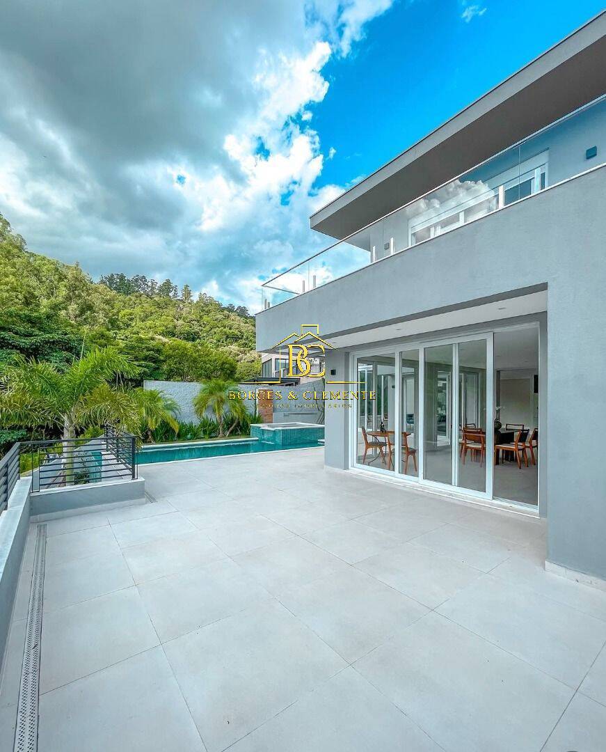 Casa, 5 quartos, 837 m² - Foto 1