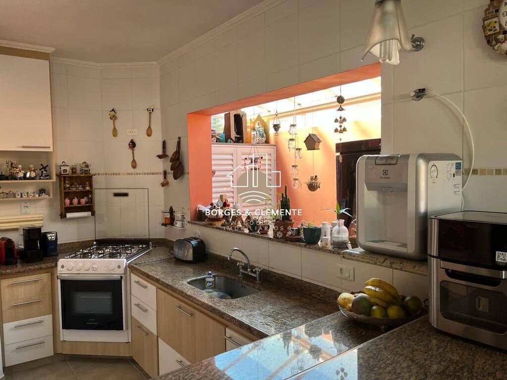 Casa, 3 quartos, 234 m² - Foto 4