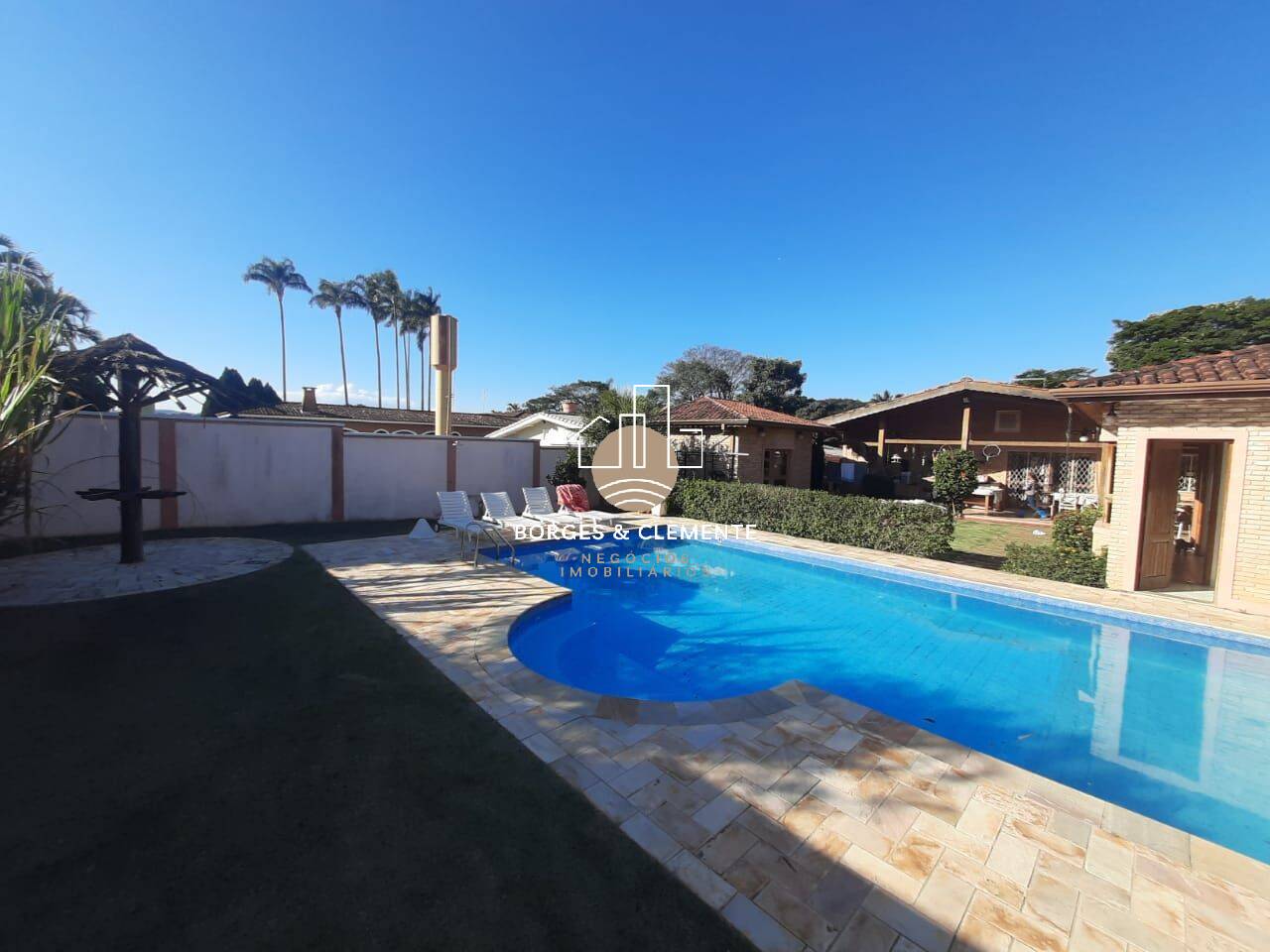Casa, 3 quartos, 234 m² - Foto 1