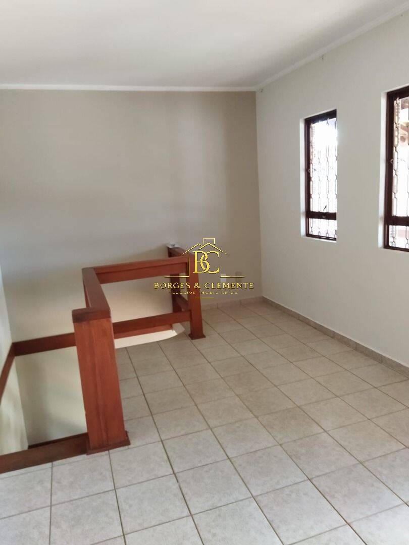 Casa, 3 quartos, 240 m² - Foto 9