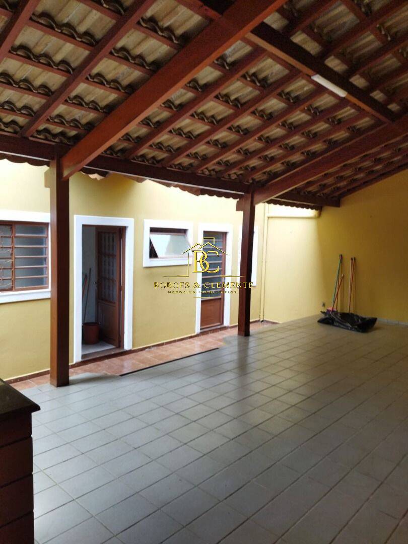 Casa, 3 quartos, 240 m² - Foto 12