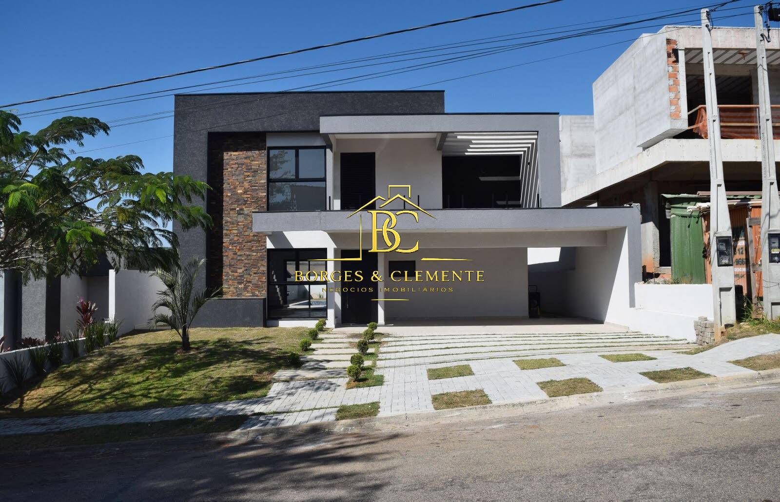 Casa, 4 quartos, 305 m² - Foto 1