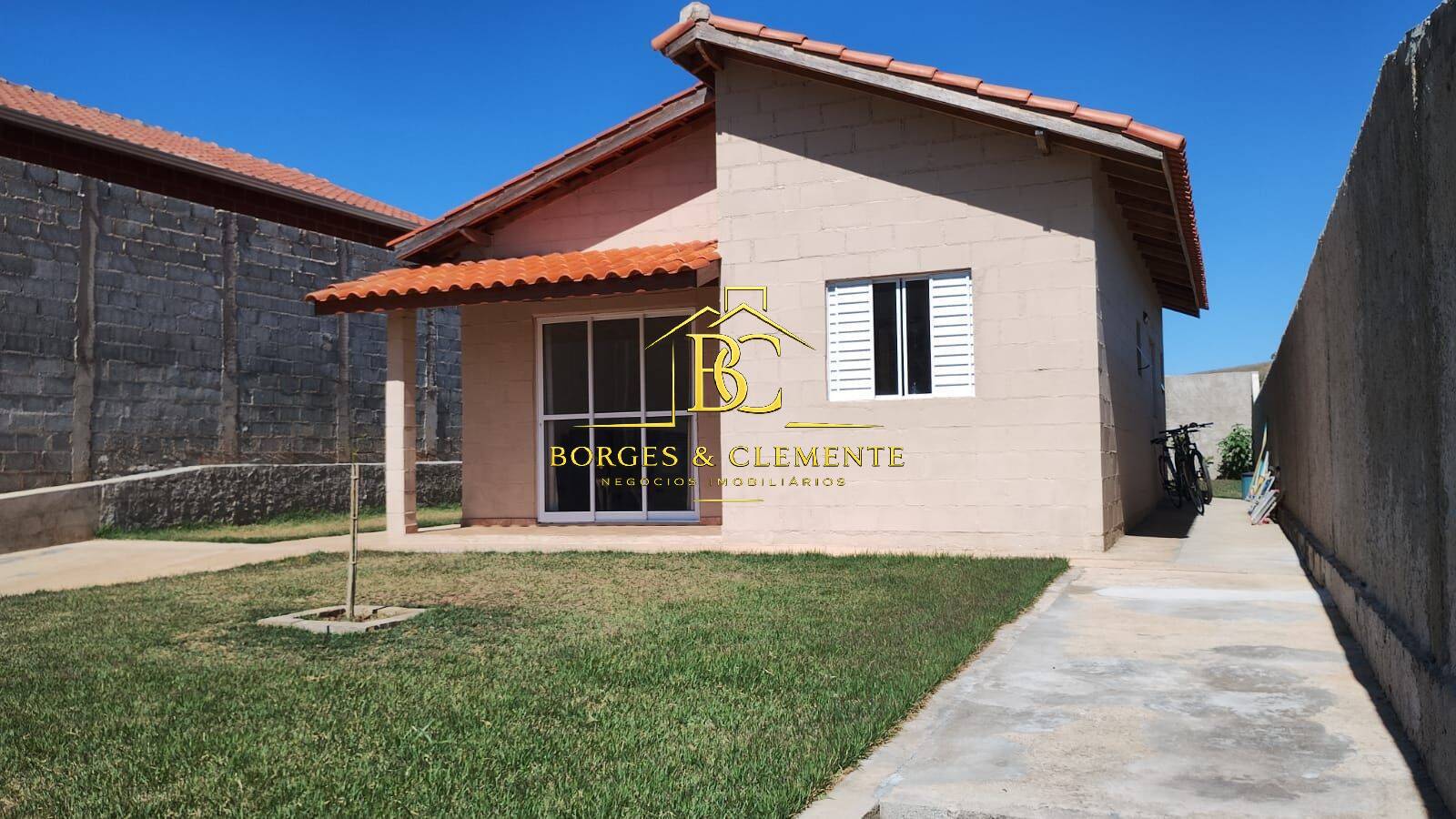 Casa, 2 quartos, 64 m² - Foto 1