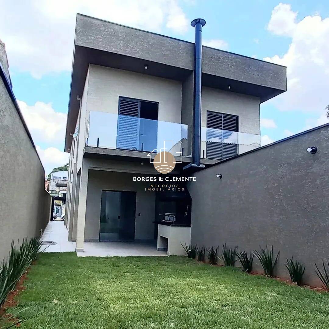 Casa, 3 quartos, 122 m² - Foto 1