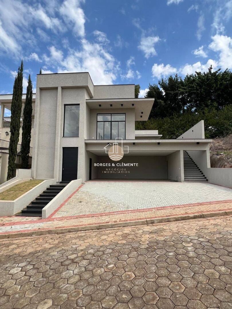 Casa, 3 quartos, 216 m² - Foto 1