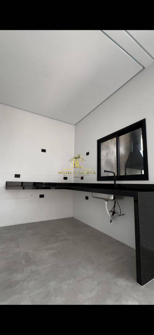 Casa, 3 quartos, 219 m² - Foto 4
