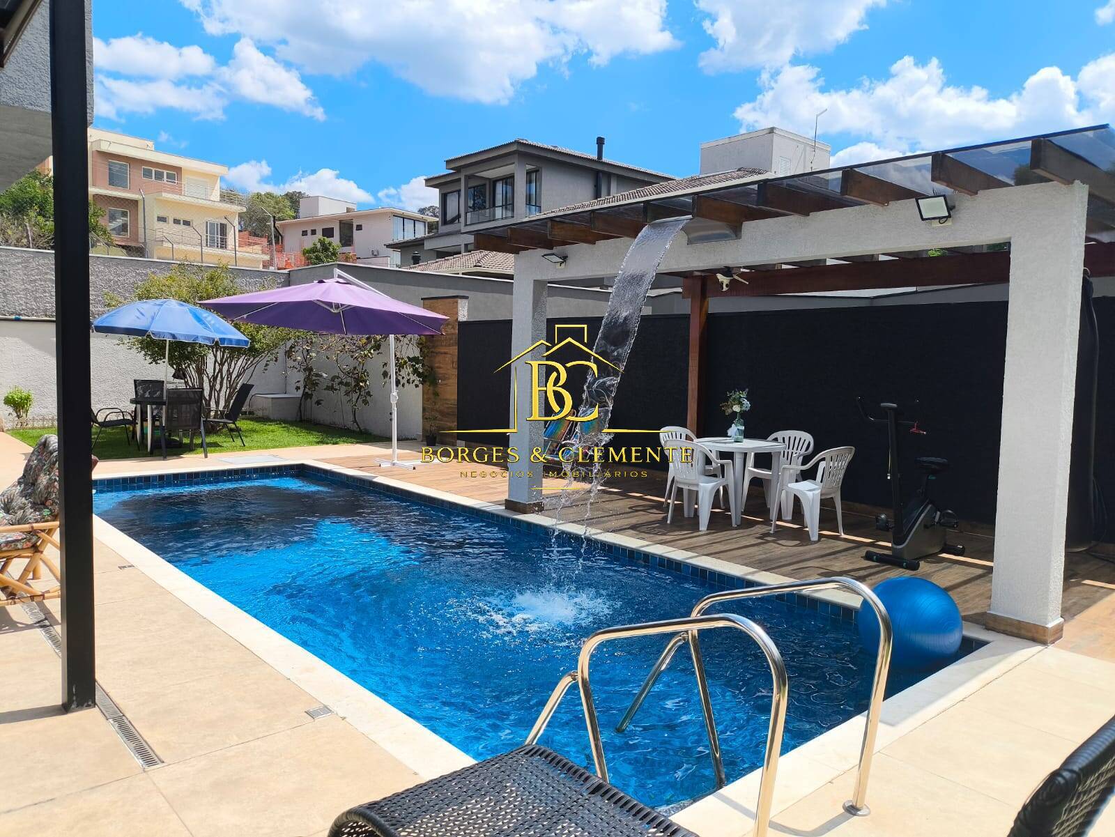 Casa, 4 quartos, 250 m² - Foto 1