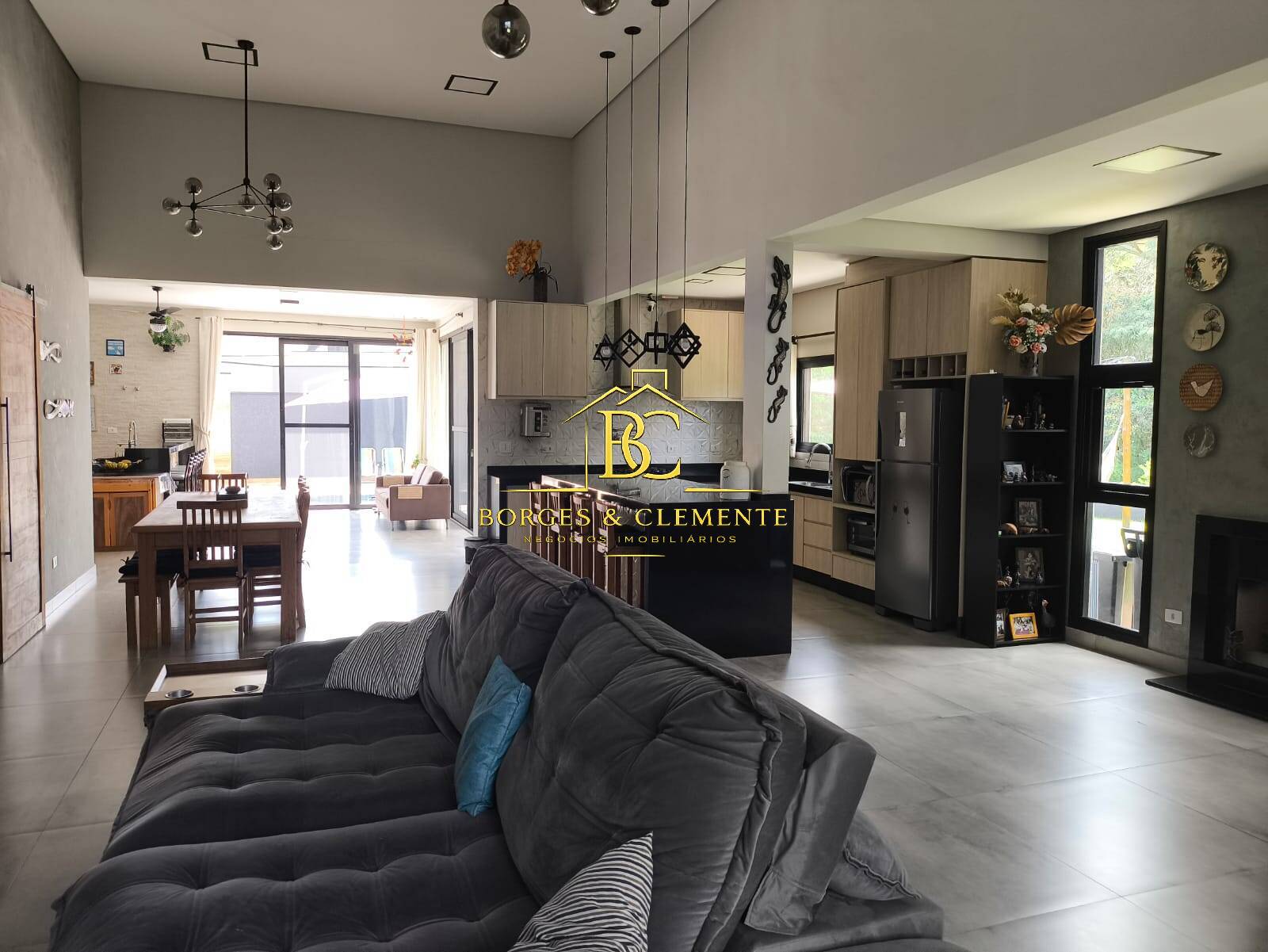 Casa, 4 quartos, 250 m² - Foto 35