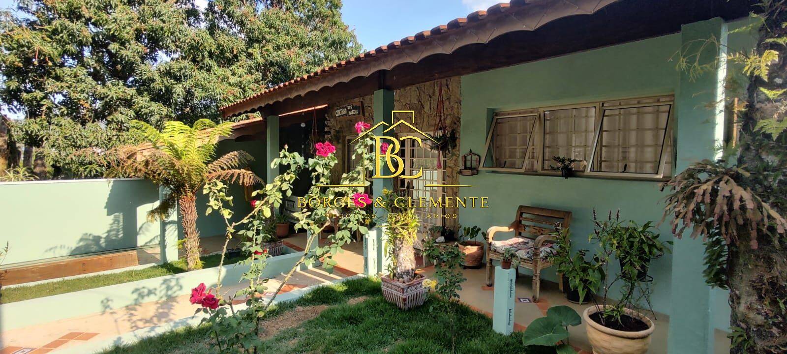 Casa, 3 quartos, 228 m² - Foto 1