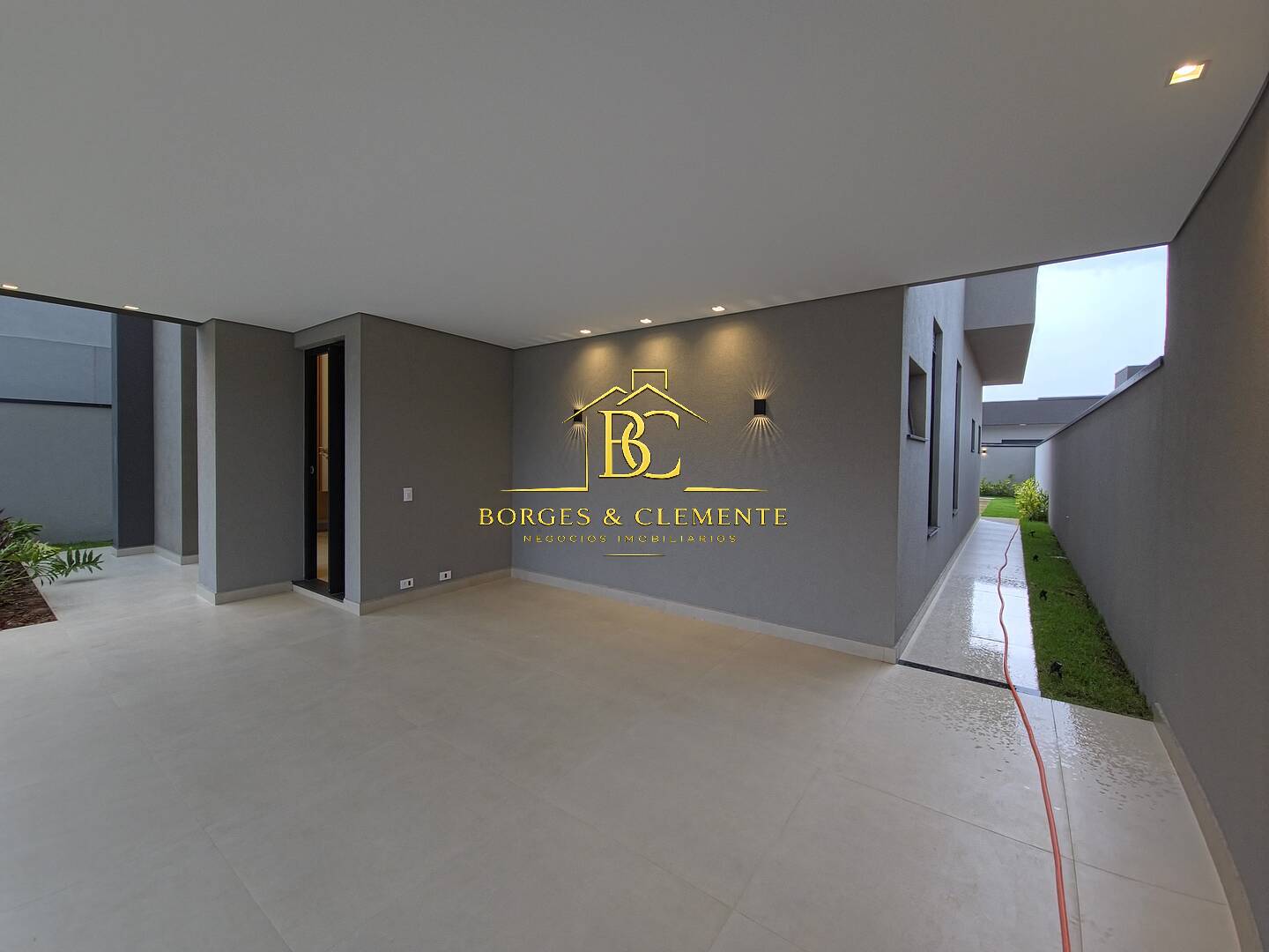 Casa, 3 quartos, 226 m² - Foto 2